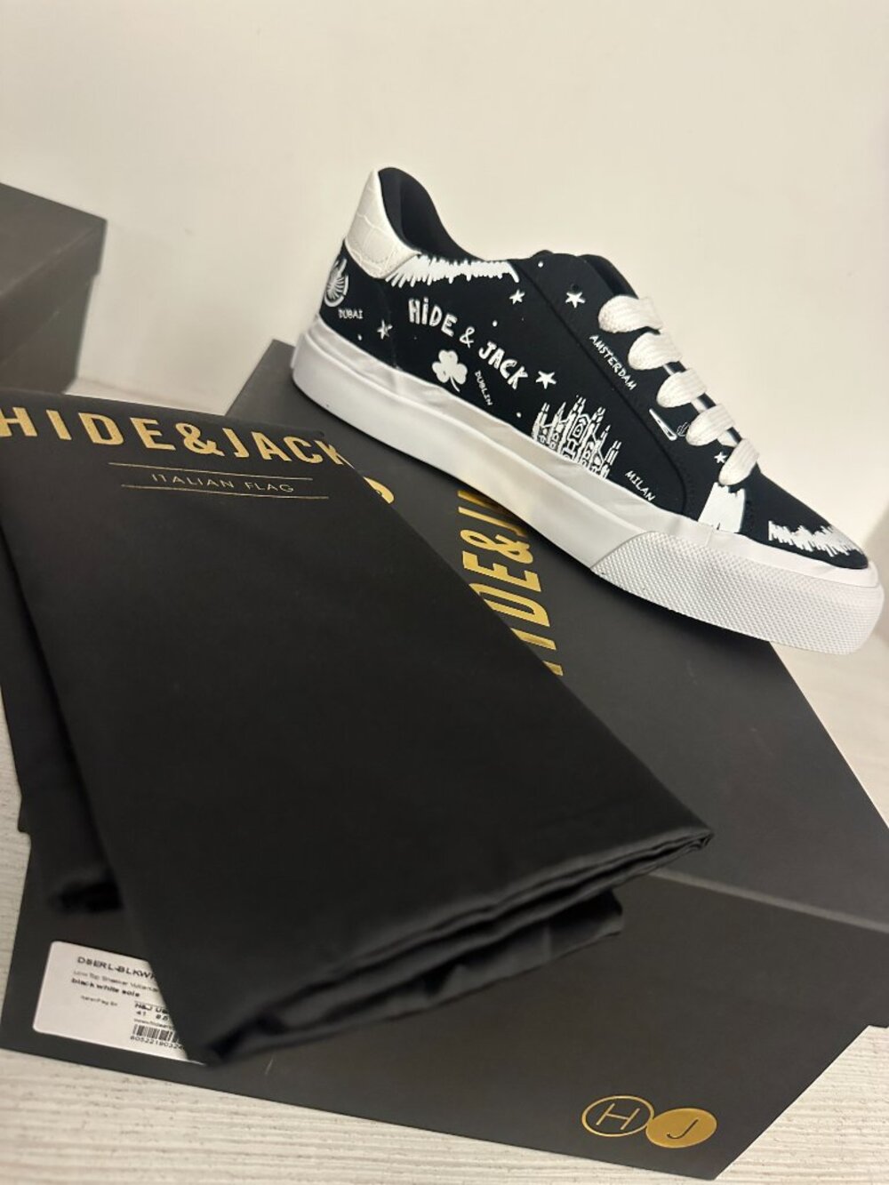 Hide & Jack Graffiti Sneakers